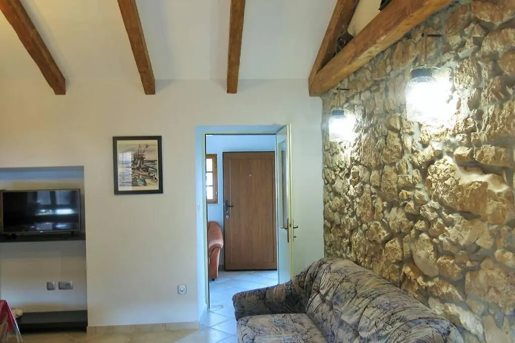 Vacation Home Marinici Mošćenička Draga アパート